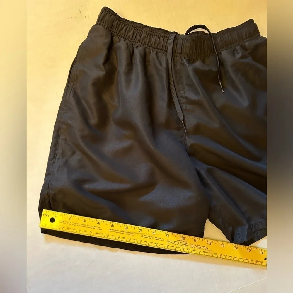 Nike‎ mesh inner lining classic swim black shorts w/hand pockets Sz-M. Z15